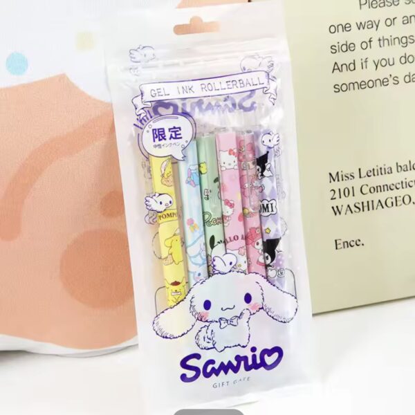 PLUMAS SANRIO